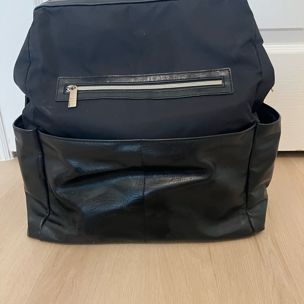 Beis Diaper bag